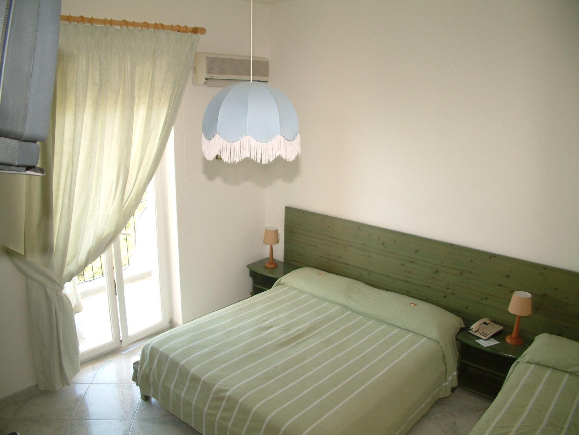 Hotel La Ginestra Forio di Ischia Екстериор снимка