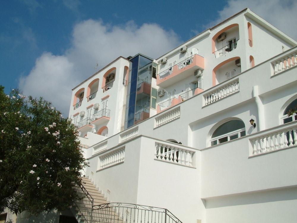 Hotel La Ginestra Forio di Ischia Екстериор снимка